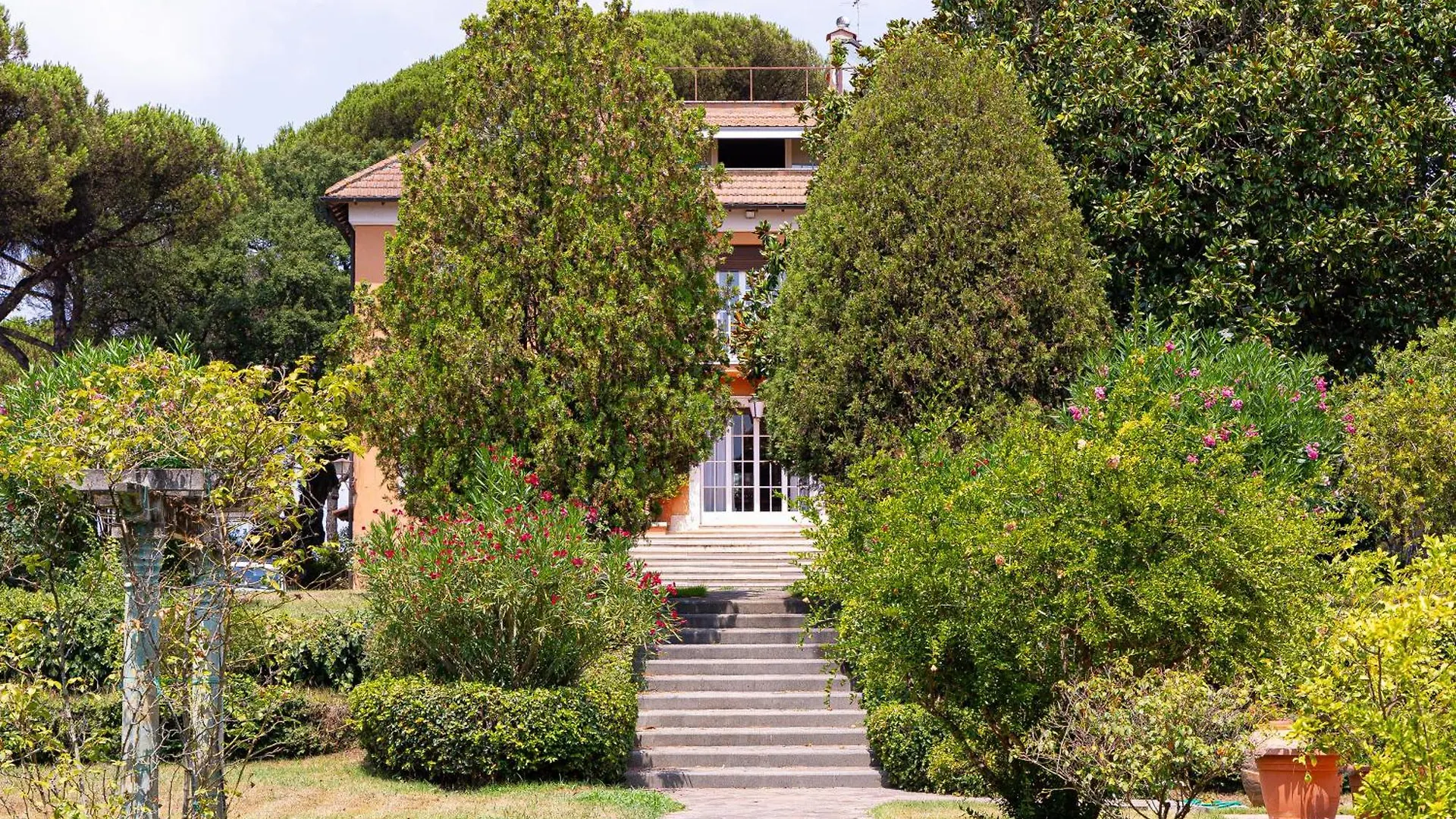 Apartment Villa La Gallese By Rental In Rome
